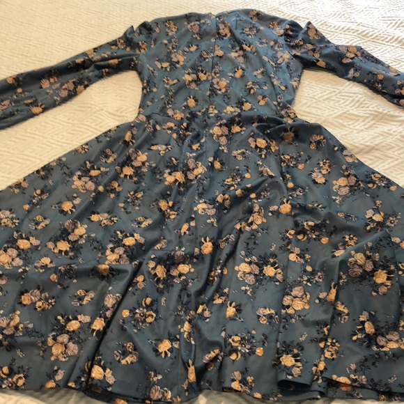 Vintage Floral Dress - Picture 10 of 15